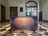 Anish Kapoor | Resin, Air, Space ll, 1998 | Laboratory for a New Model of the Universe | 53 x 105 x 104.5 cm | Courtesy of a private collection Anish Kapoor | Resin, Air, Space ll, 1998 | Laboratory for a New Model of the Universe | 53 x 105 x 104.5 cm | Courtesy of a private collection