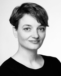 traducción no disponible – Rahel Wille, Kuratorin der Ethnografischen Sammlung am Historischen Museum Bern und Kuratorin von Ausgezeichnet! Künstlerinnen des Inventars, MARKK, Hamburg 2019